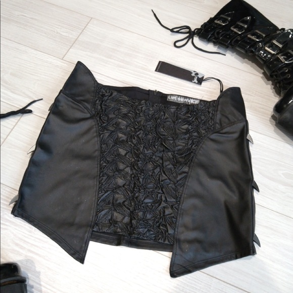 Lip Service Dresses & Skirts - Lip Service HYBRID Mini Skirt